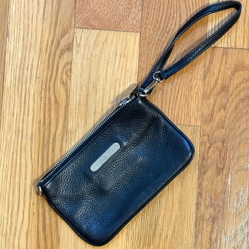 MICHAEL KORS Black Leather Wristlet